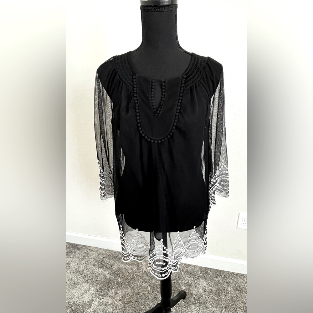 Alfani two pieces blouse worn once EUC size Xs the blouse runs big can fit S & M